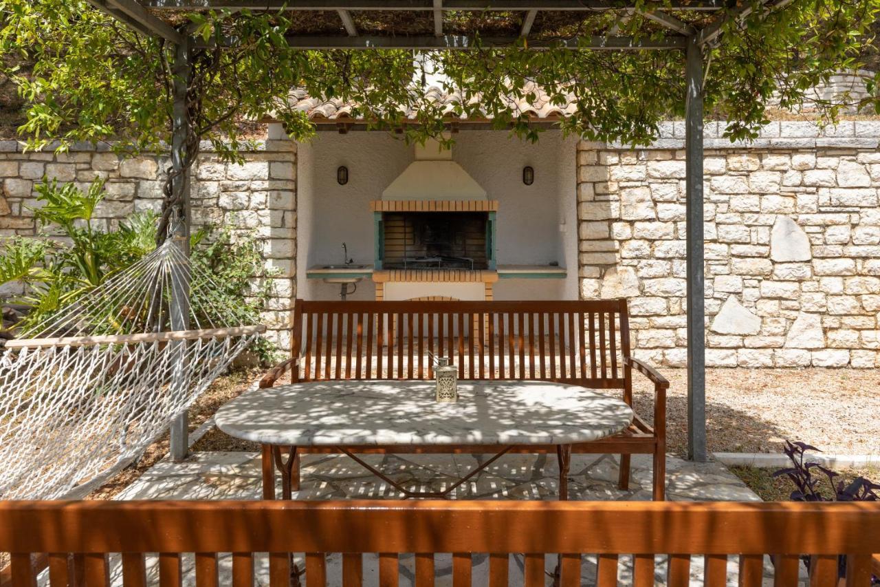 Villa Melissonia Agios Stefanos  Exteriör bild